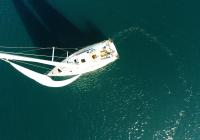 barcha a vela vista dall'albero vela vele barca a vela yacht a vela barca